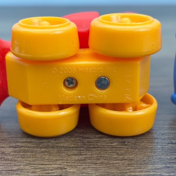 Vintage 2005 Hasbro Tonka Lot Chuck & Friends Plastic Sports Race Cars Red Blue - Picture 9 of 10